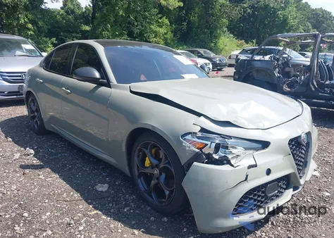 2019 Alfa Romeo Giulia Sport Awd из США, поврежденный, VIN ZARFANAN3K7601840